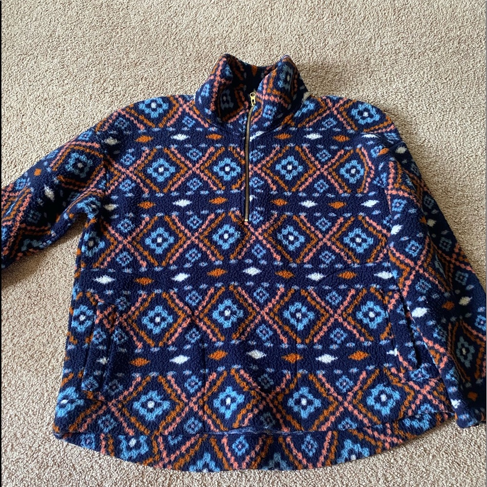 Patterned fleece pullover